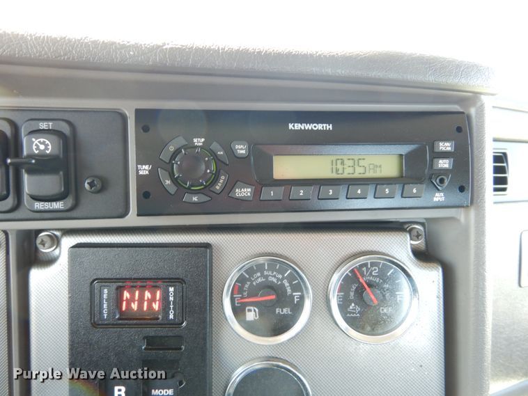 image for item IY9536 2013 Kenworth T270  flatbed truck