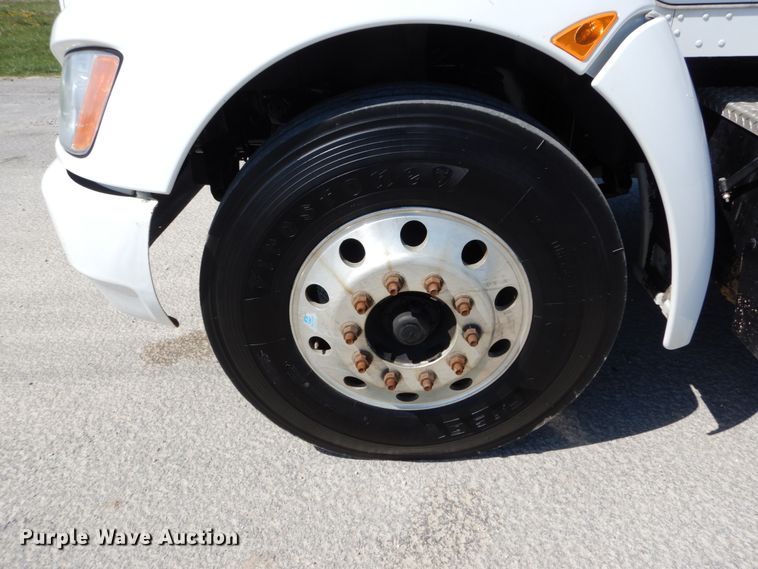 image for item IY9536 2013 Kenworth T270  flatbed truck