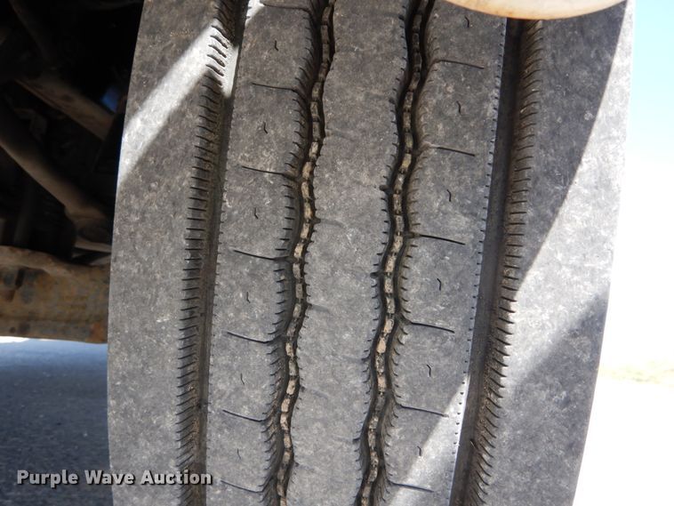 image for item IY9536 2013 Kenworth T270  flatbed truck