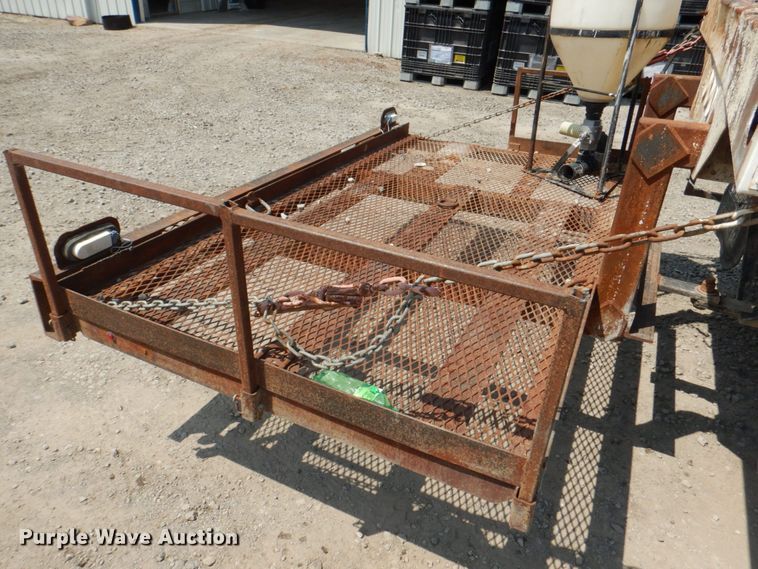 image for item JY9759 1984 Ford 9000  flatbed truck