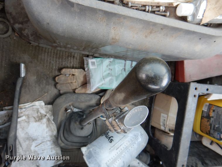 image for item JY9759 1984 Ford 9000  flatbed truck