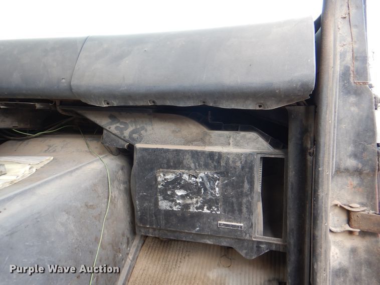 image for item JY9759 1984 Ford 9000  flatbed truck