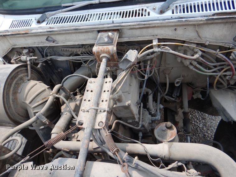 image for item JY9759 1984 Ford 9000  flatbed truck