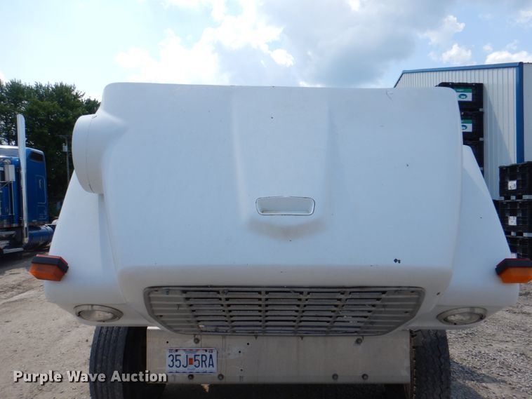 image for item JY9759 1984 Ford 9000  flatbed truck