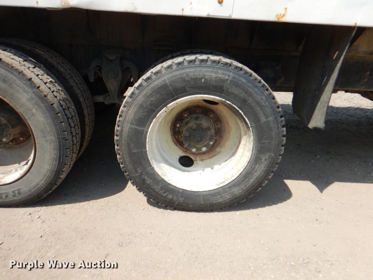 image for item JY9759 1984 Ford 9000  flatbed truck