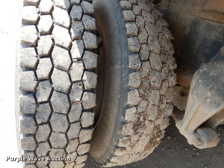 image for item JY9759 1984 Ford 9000  flatbed truck