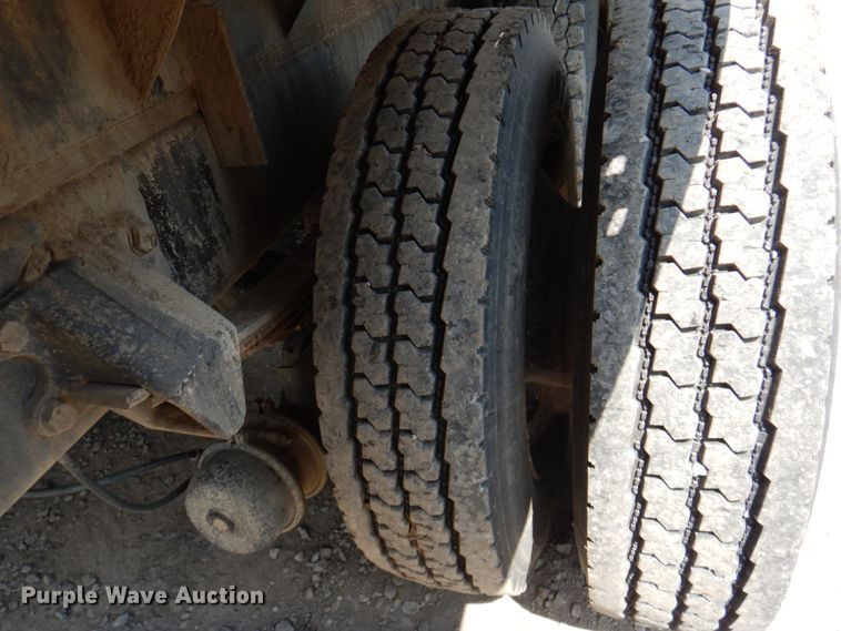 image for item JY9759 1984 Ford 9000  flatbed truck