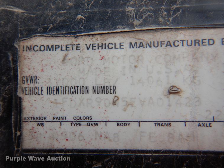 image for item JY9759 1984 Ford 9000  flatbed truck