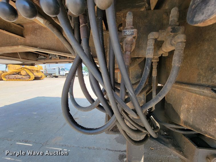 image for item KD9379 1999 Ledwell  drop deck trailer