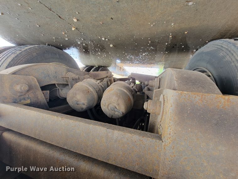 image for item KD9379 1999 Ledwell  drop deck trailer