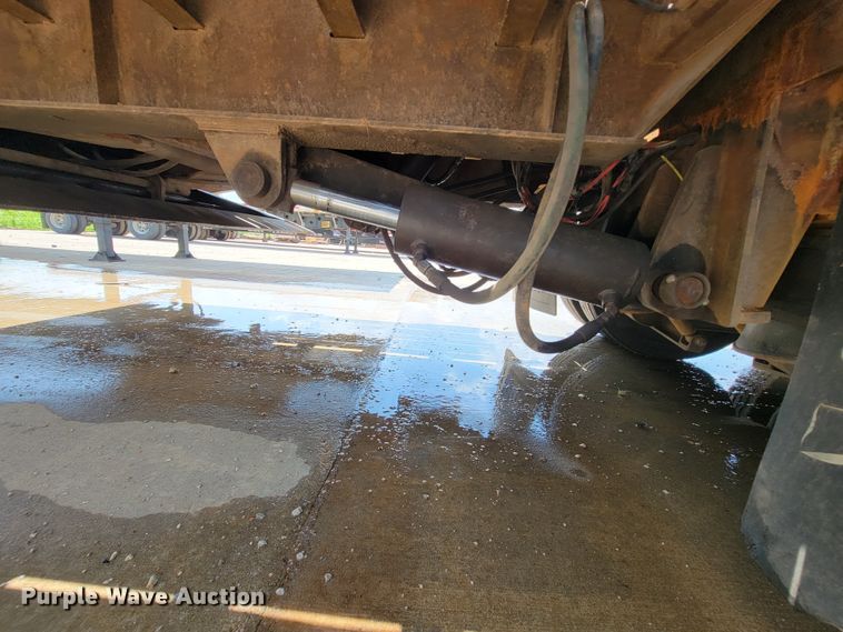 image for item KD9379 1999 Ledwell  drop deck trailer