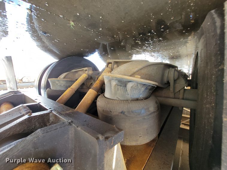 image for item KD9379 1999 Ledwell  drop deck trailer