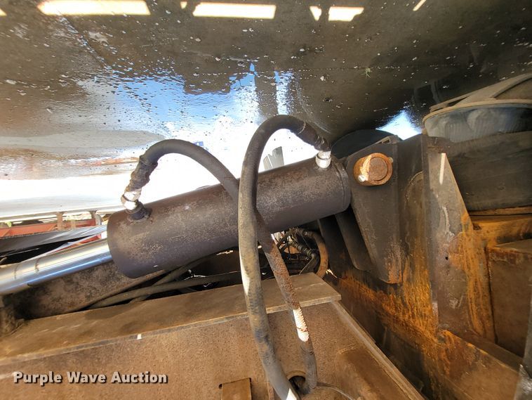 image for item KD9379 1999 Ledwell  drop deck trailer