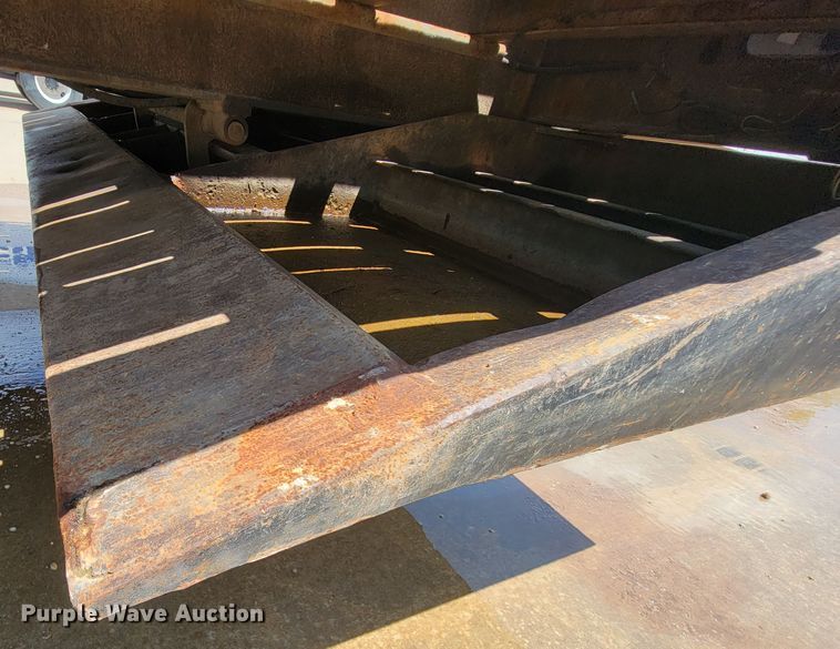 image for item KD9379 1999 Ledwell  drop deck trailer