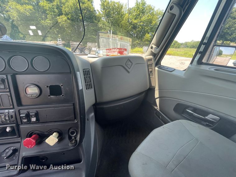 image for item KK9658 2013 International ProStar  semi truck