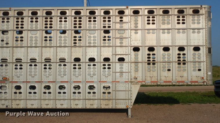 image for item KU9438 2005 Wilson PSDCL-402H  livestock trailer