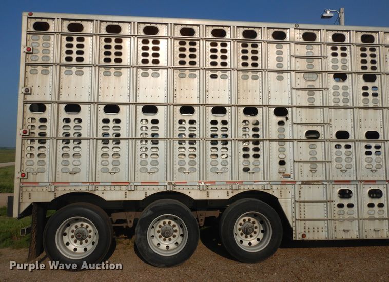 image for item KU9438 2005 Wilson PSDCL-402H  livestock trailer