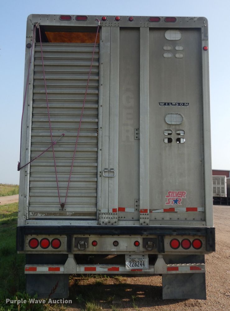 image for item KU9438 2005 Wilson PSDCL-402H  livestock trailer