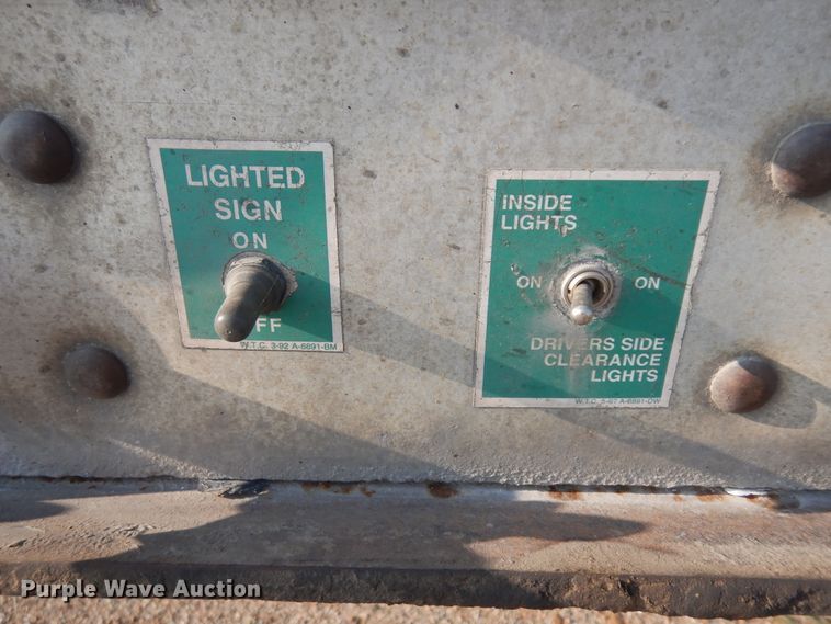 image for item KU9438 2005 Wilson PSDCL-402H  livestock trailer