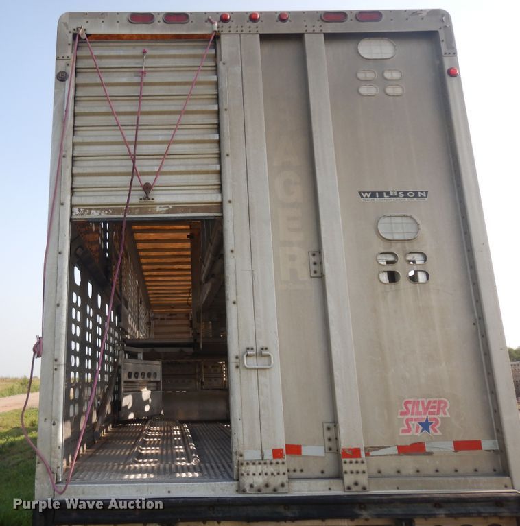 image for item KU9438 2005 Wilson PSDCL-402H  livestock trailer