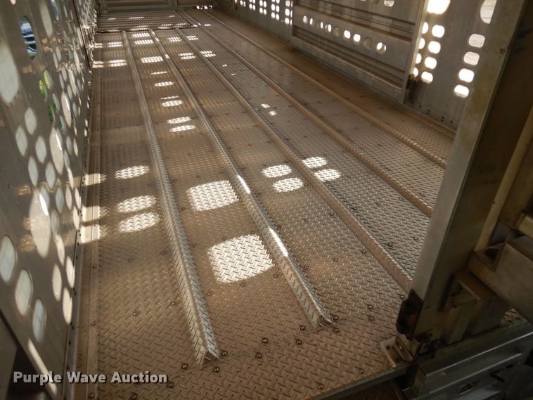 image for item KU9438 2005 Wilson PSDCL-402H  livestock trailer