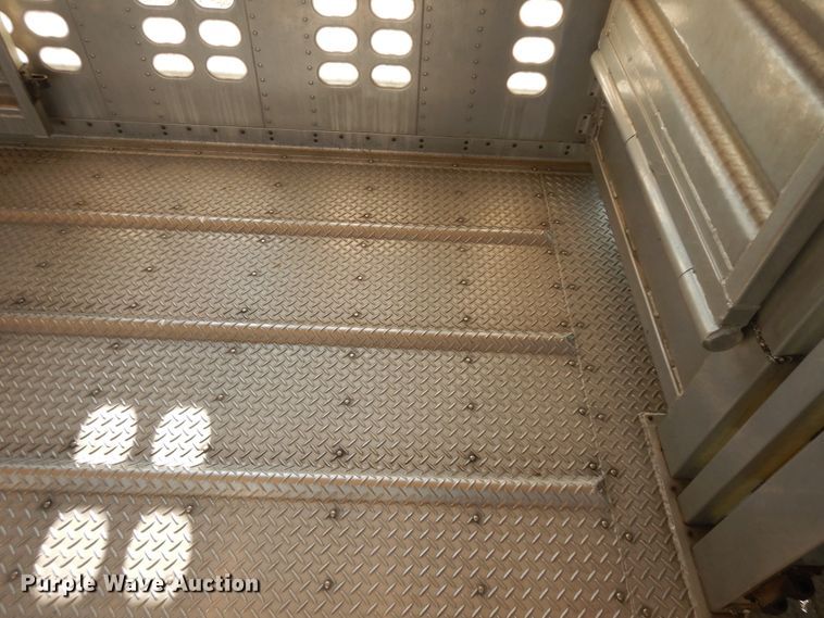 image for item KU9438 2005 Wilson PSDCL-402H  livestock trailer