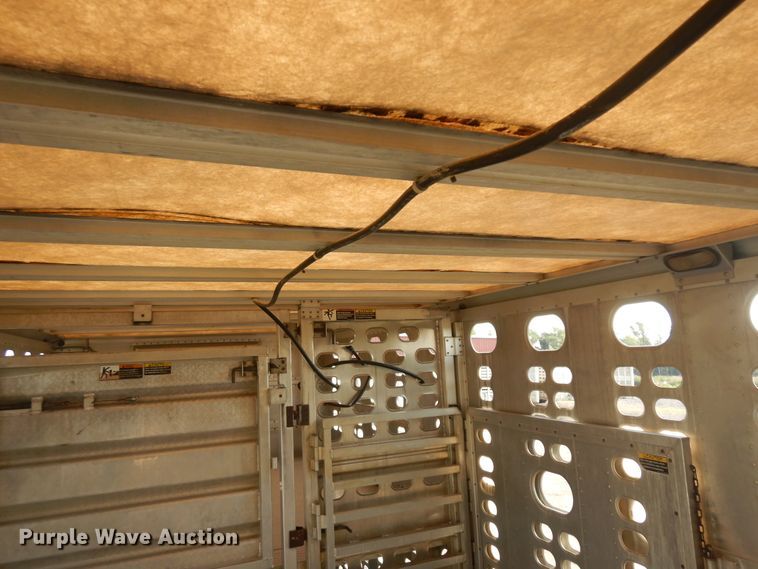 image for item KU9438 2005 Wilson PSDCL-402H  livestock trailer