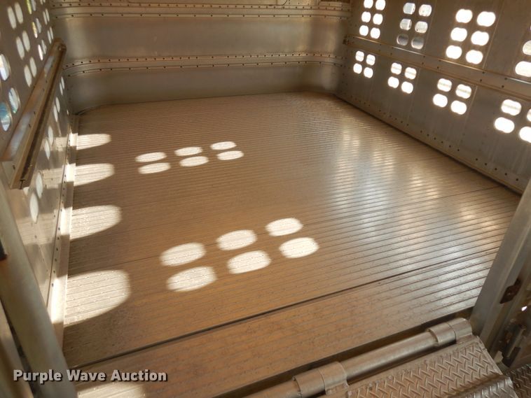 image for item KU9438 2005 Wilson PSDCL-402H  livestock trailer