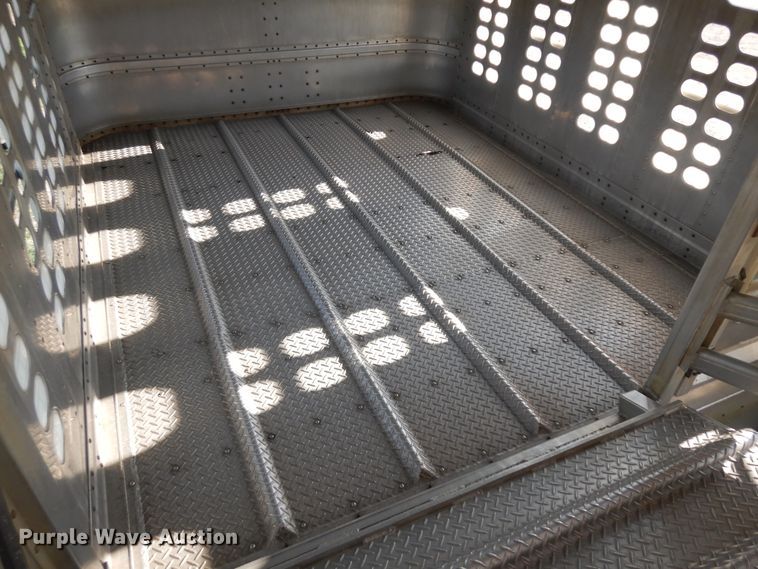 image for item KU9438 2005 Wilson PSDCL-402H  livestock trailer