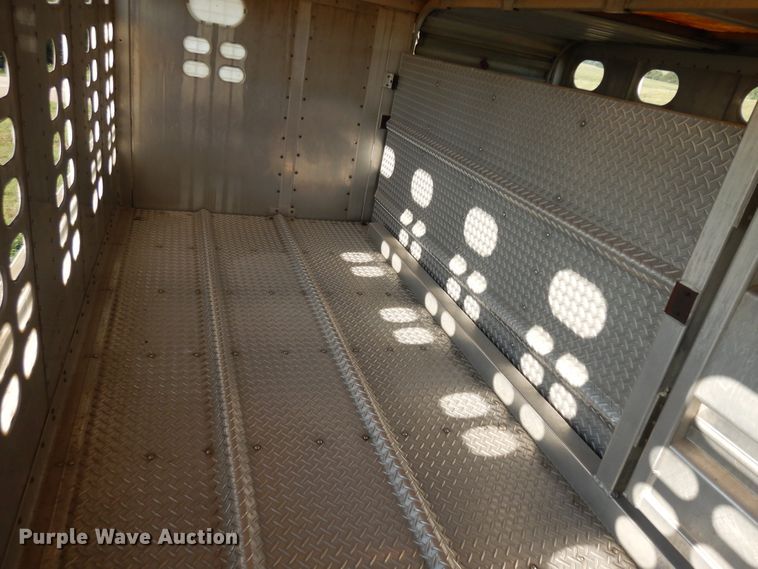 image for item KU9438 2005 Wilson PSDCL-402H  livestock trailer