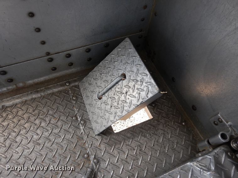 image for item KU9438 2005 Wilson PSDCL-402H  livestock trailer