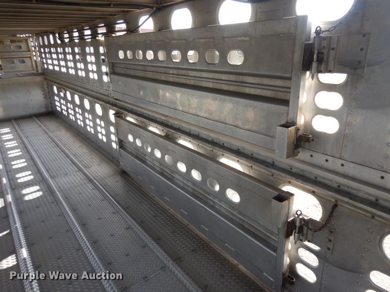 image for item KU9438 2005 Wilson PSDCL-402H  livestock trailer