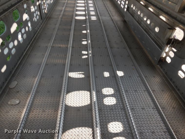 image for item KU9438 2005 Wilson PSDCL-402H  livestock trailer