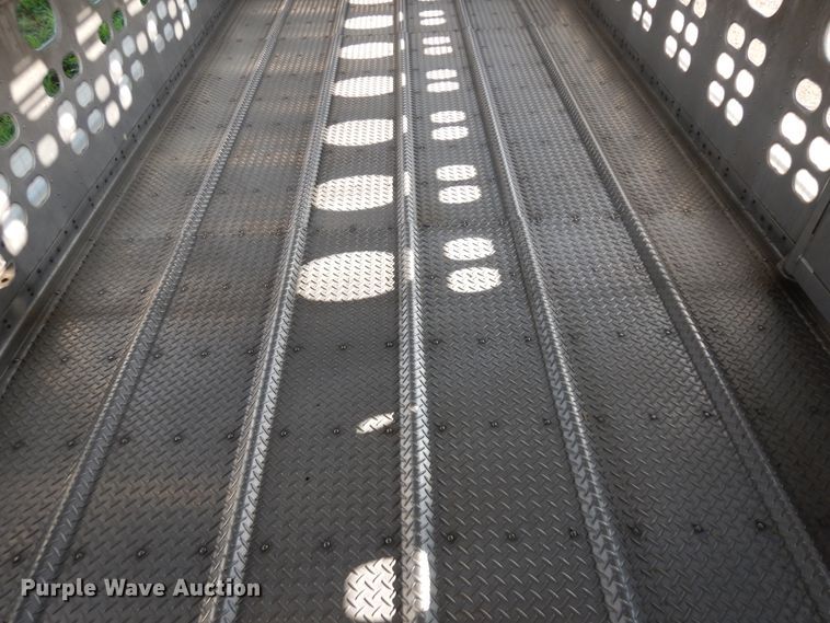 image for item KU9438 2005 Wilson PSDCL-402H  livestock trailer