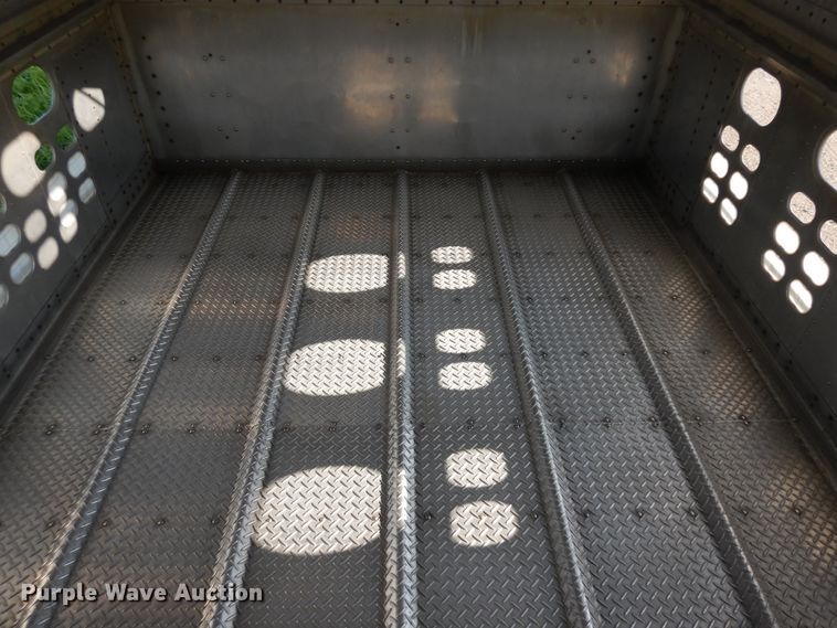 image for item KU9438 2005 Wilson PSDCL-402H  livestock trailer