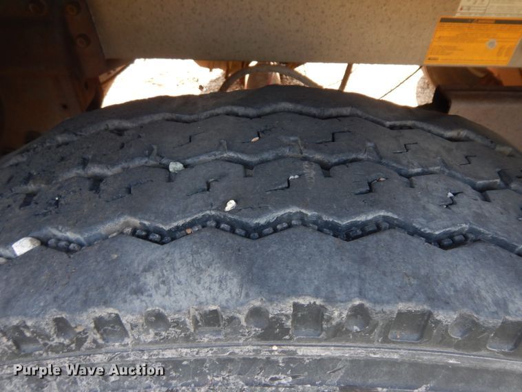 image for item KU9438 2005 Wilson PSDCL-402H  livestock trailer