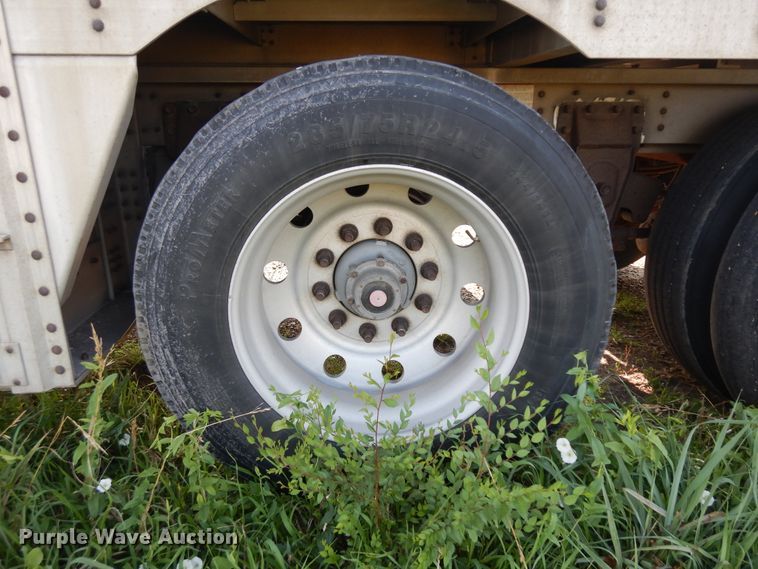 image for item KU9438 2005 Wilson PSDCL-402H  livestock trailer