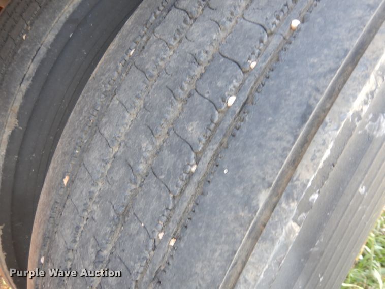 image for item KU9438 2005 Wilson PSDCL-402H  livestock trailer