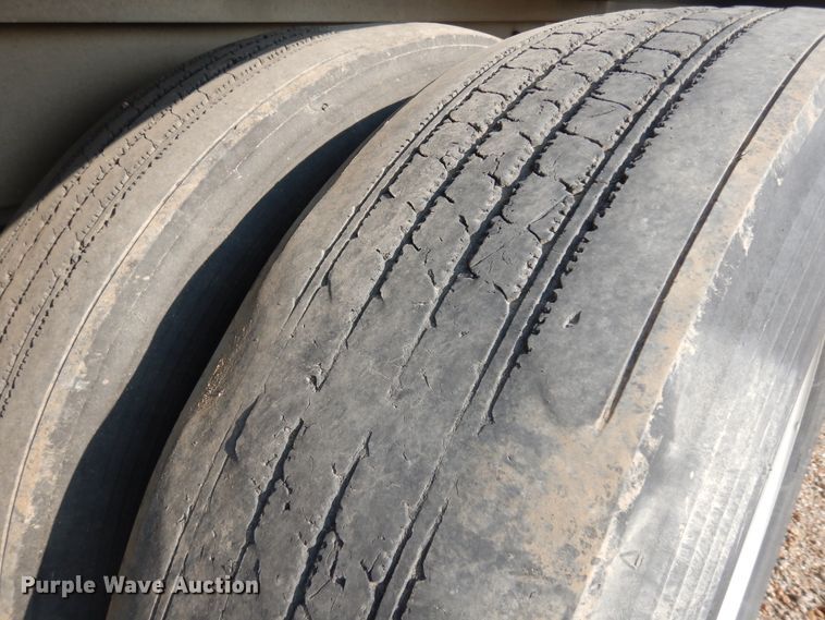 image for item KU9438 2005 Wilson PSDCL-402H  livestock trailer