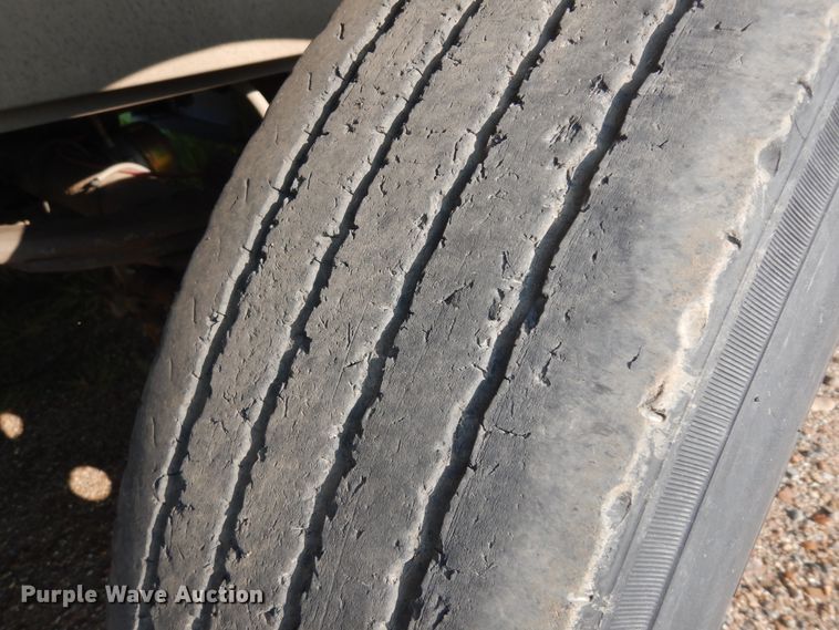 image for item KU9438 2005 Wilson PSDCL-402H  livestock trailer