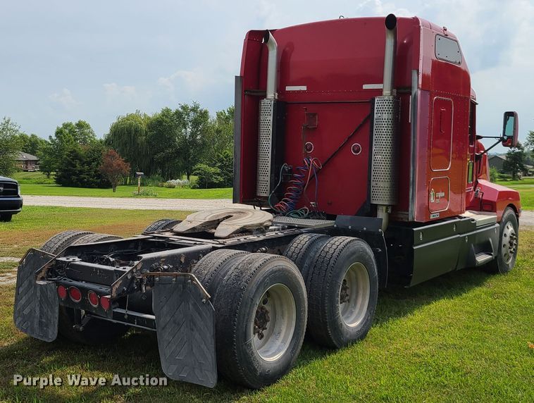 image for item L1296 2007 Kenworth T600  semi truck