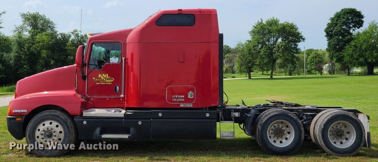 image for item L1296 2007 Kenworth T600  semi truck
