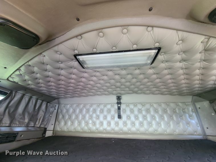 image for item L1296 2007 Kenworth T600  semi truck