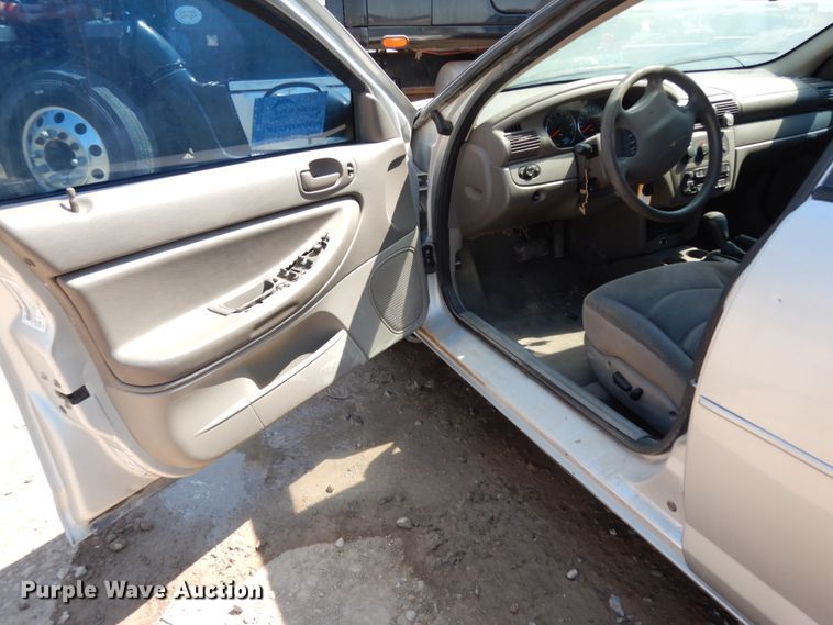 image for item DC2039 2004 Chrysler Sebring LX