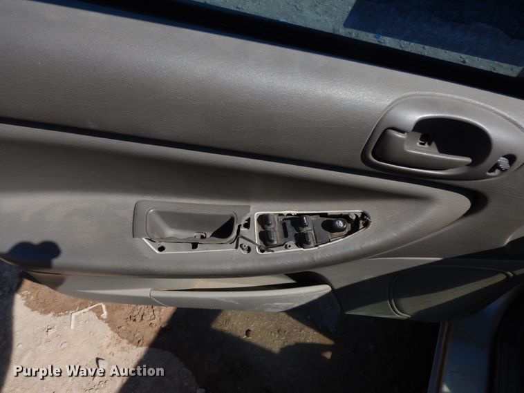 image for item DC2039 2004 Chrysler Sebring LX