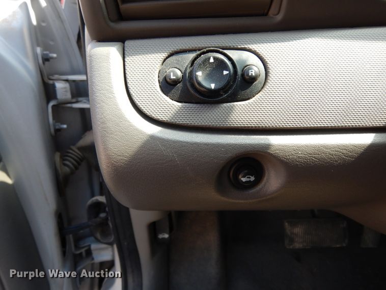 image for item DC2039 2004 Chrysler Sebring LX