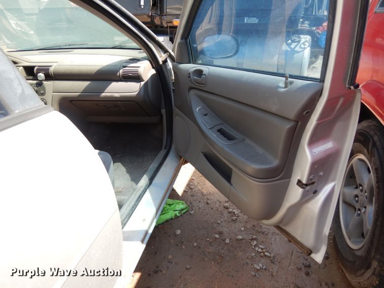 image for item DC2039 2004 Chrysler Sebring LX