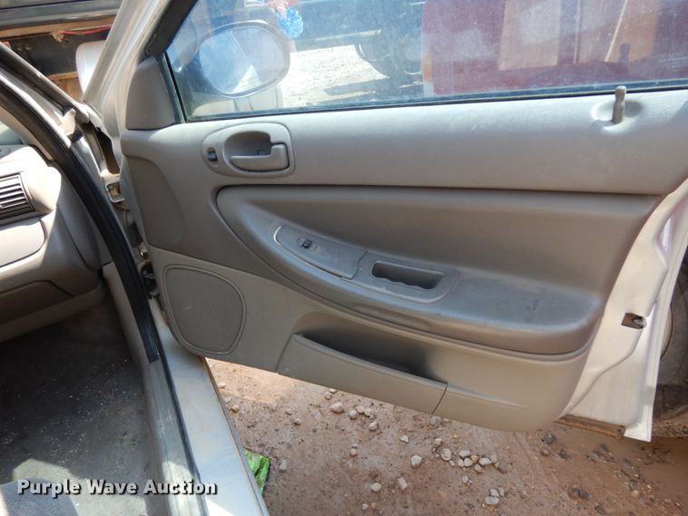 image for item DC2039 2004 Chrysler Sebring LX