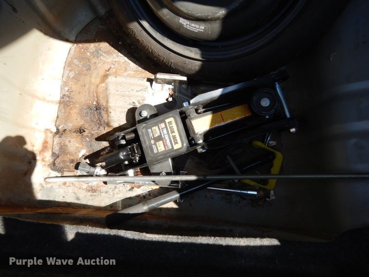 image for item DC2039 2004 Chrysler Sebring LX