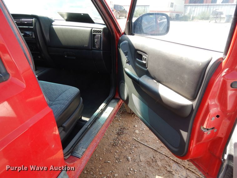 image for item DC2040 1999 Jeep Cherokee Sport  passenger vehicle